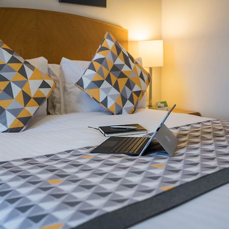 Holiday Inn Manchester West By Ihg Salford  Eksteriør billede
